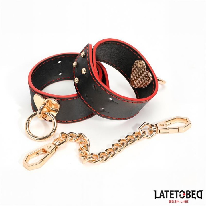 Handfesseln mit Goldener Kette von Latetobed BDSM Line | Fesselliebe.de