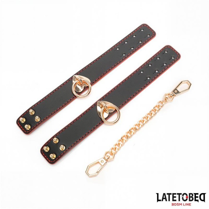 Handfesseln mit Goldener Kette von Latetobed BDSM Line | Fesselliebe.de
