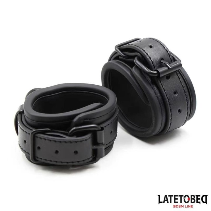 Mit Schwamm Gefütterte Handschellen von Latetobed BDSM Line | Fesselliebe.de