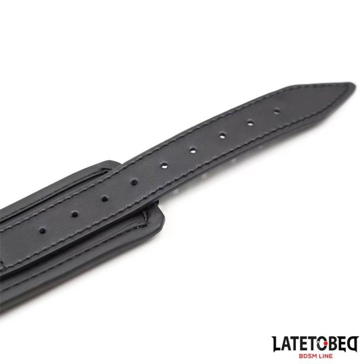 Mit Schwamm Gefütterte Handschellen von Latetobed BDSM Line | Fesselliebe.de