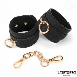 Handfesseln mit Webmuster Goldene Kette von Latetobed BDSM Line