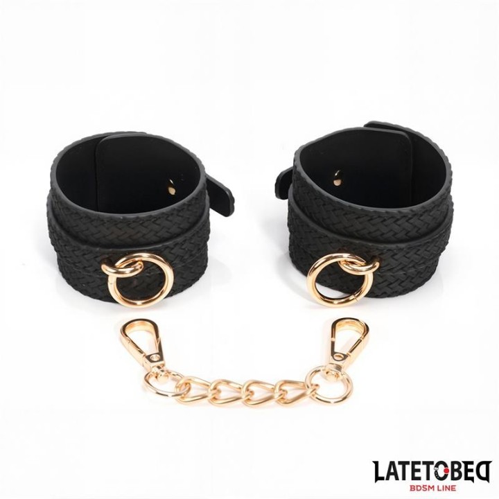 Fussfesseln mit Webmuster und Goldener Kette von Latetobed BDSM Line | Fesselliebe.de