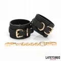 Fussfesseln mit Webmuster und Goldener Kette von Latetobed BDSM Line