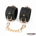 Fussfesseln mit Webmuster und Goldener Kette von Latetobed BDSM Line