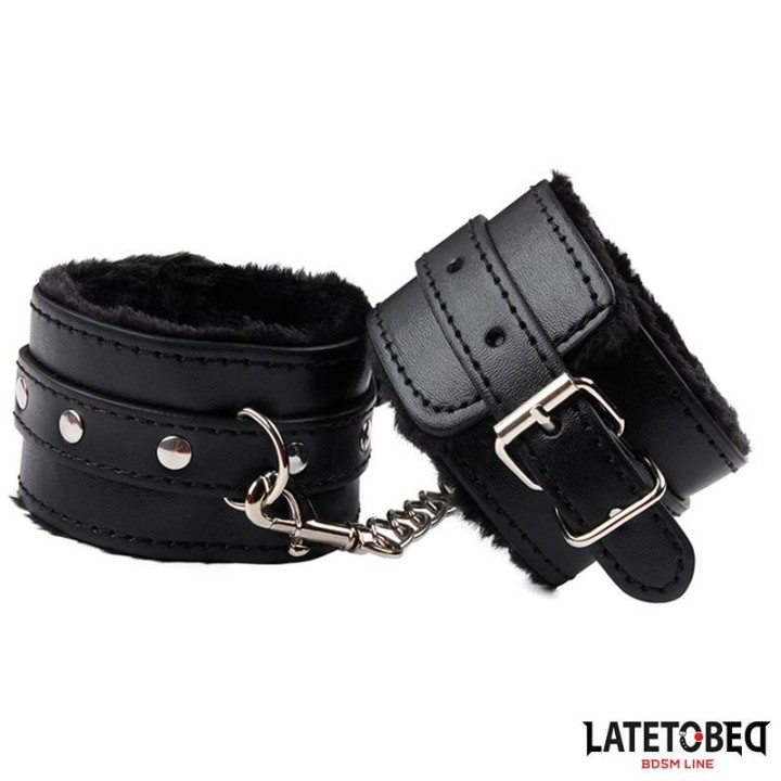 Fell-Handfessel Schwarz von Latetobed BDSM Line | Fesselliebe.de