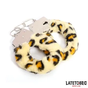 Fell-Metallfessel mit Leopardenmuster von Latetobed BDSM Line