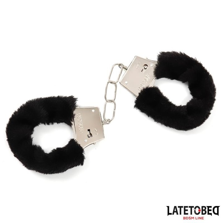 Fellbesetzte Metallfessel Schwarz von Latetobed BDSM Line | Fesselliebe.de