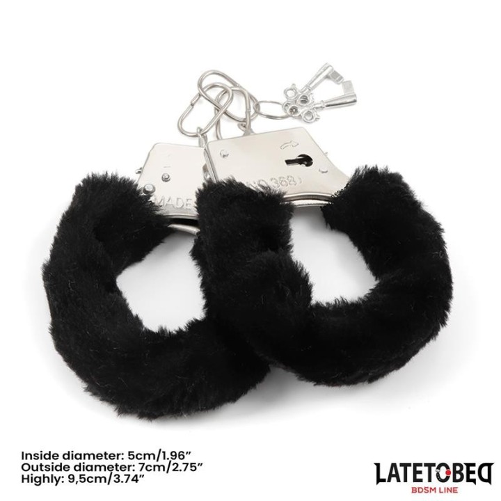 Fellbesetzte Metallfessel Schwarz von Latetobed BDSM Line | Fesselliebe.de