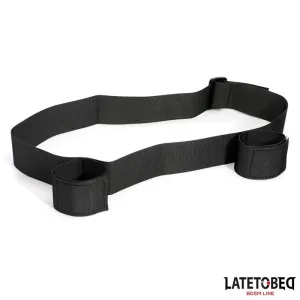 Hüftband und Klettverschluss-Handgelenkmanschette von Latetobed BDSM Line | Fesselliebe.de