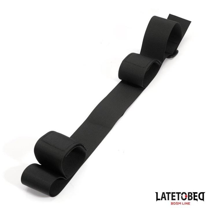 Hüftband und Klettverschluss-Handgelenkmanschette von Latetobed BDSM Line | Fesselliebe.de