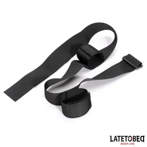 Hüftband und Klettverschluss-Handgelenkmanschette von Latetobed BDSM Line