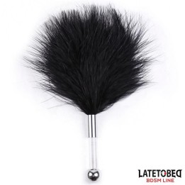 Federkitzler mit Acryl-Metallgriff von Latetobed BDSM Line | Fesselliebe.de