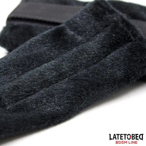 Bettfessel-Set mit Verstellbaren und Abnehmbaren Manschetten von Latetobed BDSM Line | Fesselliebe.de