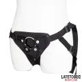 Verstellbarer Strap-On mit Metallring von Latetobed BDSM Line
