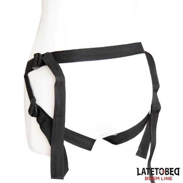 Verstellbarer Strap-On mit Metallring von Latetobed BDSM Line | Fesselliebe.de