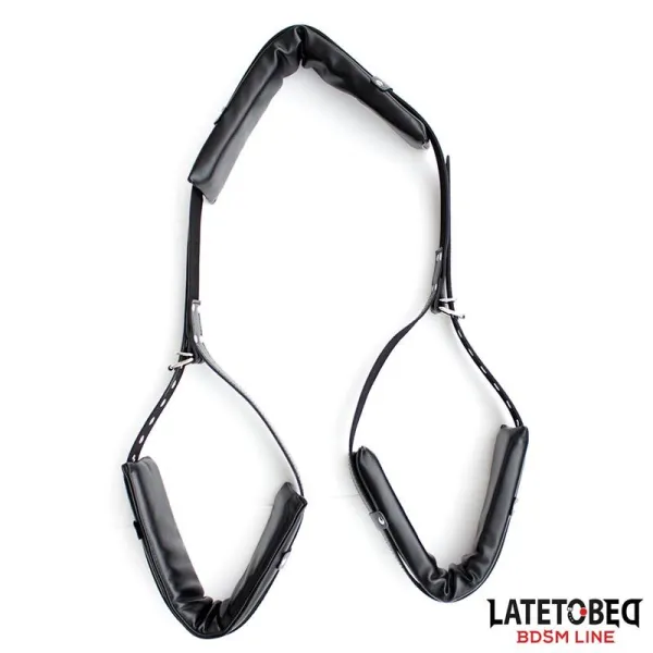 Gepolsterte Oberschenkelschlinge Positionshilfe von Latetobed BDSM Line | Fesselliebe.de