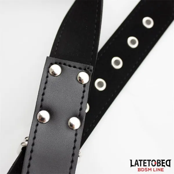 Gepolsterte Oberschenkelschlinge Positionshilfe von Latetobed BDSM Line | Fesselliebe.de