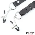 Bein-Bondage-Gurt mit Klitorisklemmen von Latetobed BDSM Line