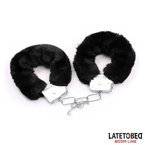 3-Teiliges Set Maske, Handschellen und Federn Schwarz von Latetobed BDSM Line | Fesselliebe.de