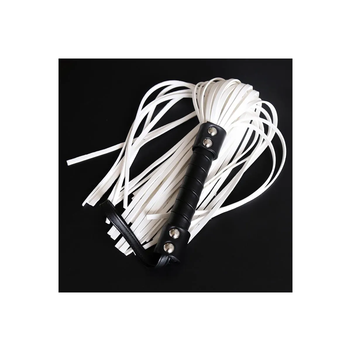 Doppelnieten-Peitsche 44 cm von Latetobed BDSM Line | Fesselliebe.de