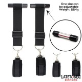 Türschwingende Nylon-Neopren-Handfesseln von Latetobed BDSM Line | Fesselliebe.de