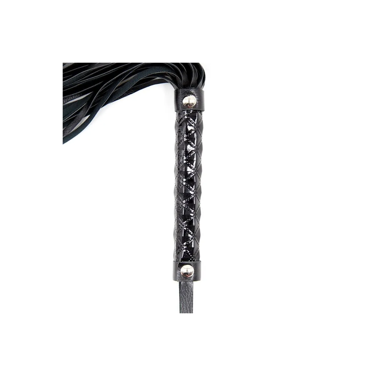 Peitsche mit Rautenmuster und Metallbeschlägen, 39 cm, Schwarz von Latetobed BDSM Line | Fesselliebe.de