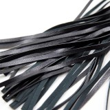 Peitsche mit Rautenmuster und Metallbeschlägen, 39 cm, Schwarz von Latetobed BDSM Line | Fesselliebe.de