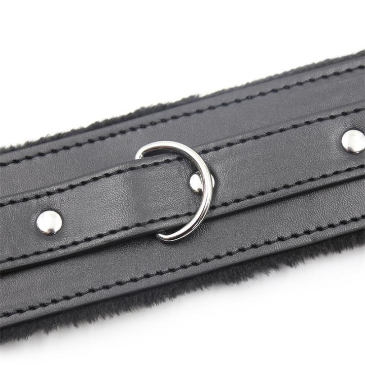 Halsband mit Metallleine Schwarz von Latetobed BDSM Line | Fesselliebe.de