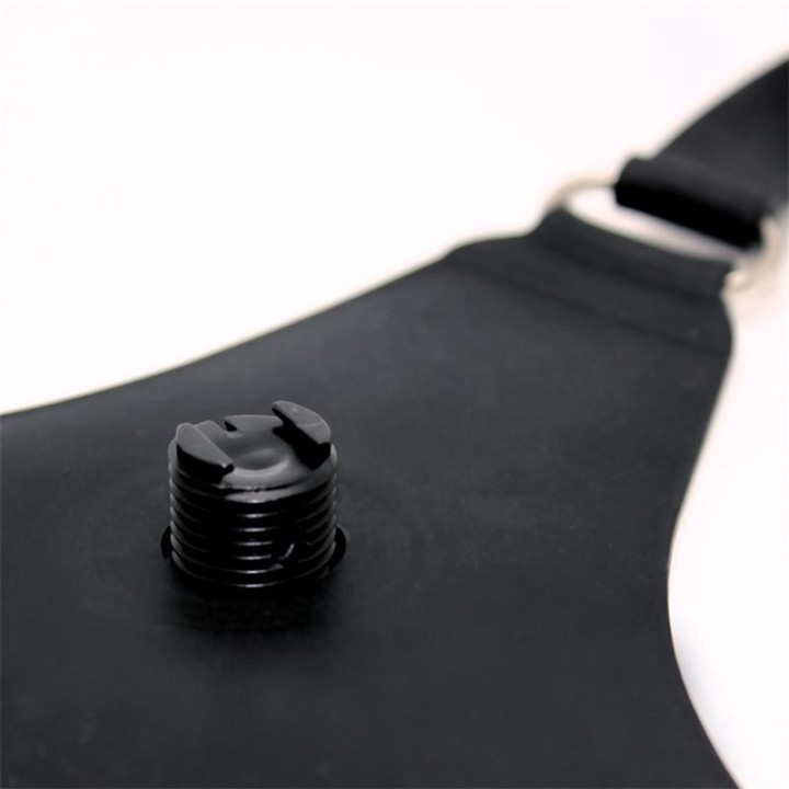 Umschnall-Dildo Silikon 16 cm von Latex Play | Fesselliebe.de