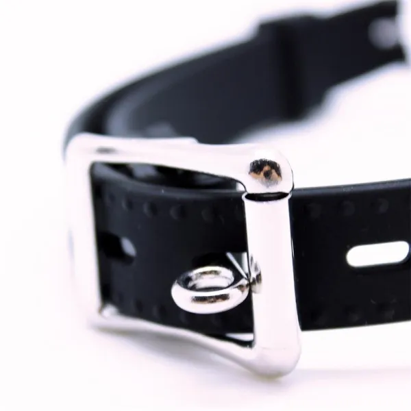 Mundknebel mit Penis aus Silikon von Latex Play | Fesselliebe.de