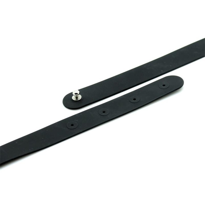 Halsband (SLUT) aus Silikon von Latex Play | Fesselliebe.de