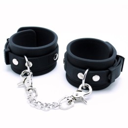 Handschellen Silikon von Latex Play | Fesselliebe.de