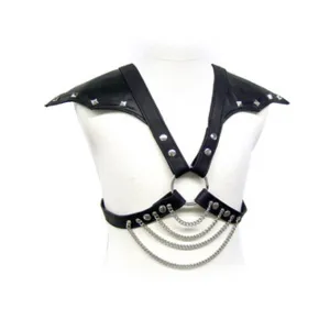 Metall und Schultern von Leather Body | Fesselliebe.de