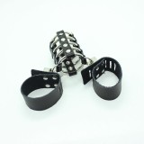 Peniskfig mit Metallringen und Lederriemen von Ohmama Fetish | Fesselliebe.de
