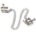 Metallschraubenklemmen mit Kette von Ohmama Fetish