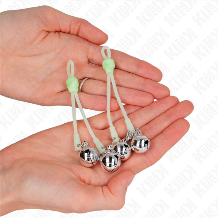 Leuchtende Totenkopf-Nippelklammern mit Ringglöckchen Verstellbar Grün/Silber von Kink Nipple Grip | Fesselliebe.de
