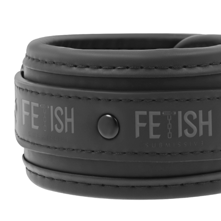 Halskette und Handschellen aus Veganem Leder mit Noprene-Futter von Fetish Submissive Bondage | Fesselliebe.de