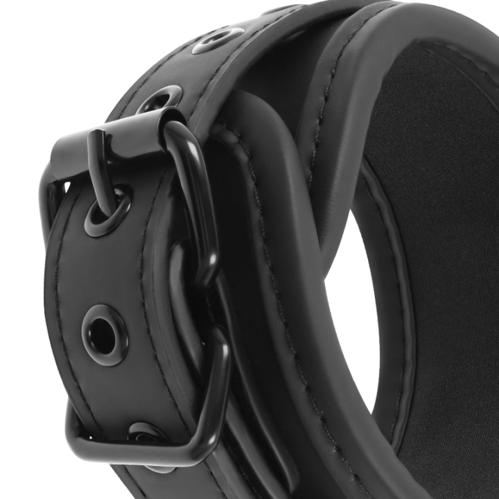 Halskette und Handschellen aus Veganem Leder mit Noprene-Futter von Fetish Submissive Bondage | Fesselliebe.de