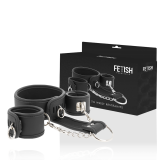 Halskette und Handschellen aus Veganem Leder mit Noprene-Futter von Fetish Submissive Bondage | Fesselliebe.de