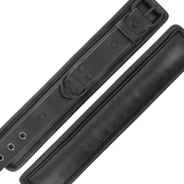 Handschellen und Kragen aus Schwarzem Leder von Darkness | Fesselliebe.de