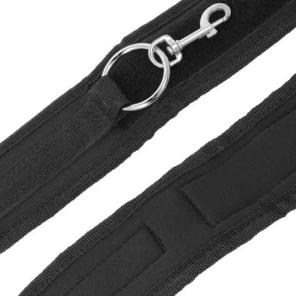 Handschellen aus Neopren von Darkness Bondage | Fesselliebe.de