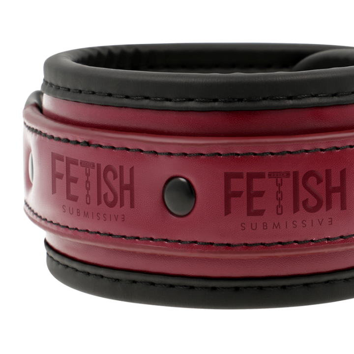 Handschellen aus Veganem Leder mit Neoprenfutter von Fetish Submissive Dark Room | Fesselliebe.de