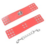 Rote Handschellen mit Schnappverschluss von Ohmama Fetish | Fesselliebe.de