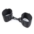 Handgelenkfesseln aus Nylon von Ohmama Fetish