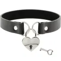 Vegane Leder-Halskette mit Herz-Accessoire mit Schlüssel von Coquette Accessories