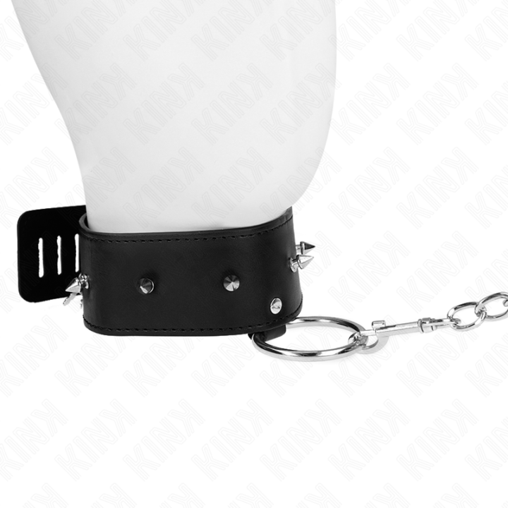 Halskette 65 cm mit Leine mit Silbernen Nieten Modell 2 Verstellbar 36-43 cm X 5 cm von Kink Collar & Gag | Fesselliebe.de