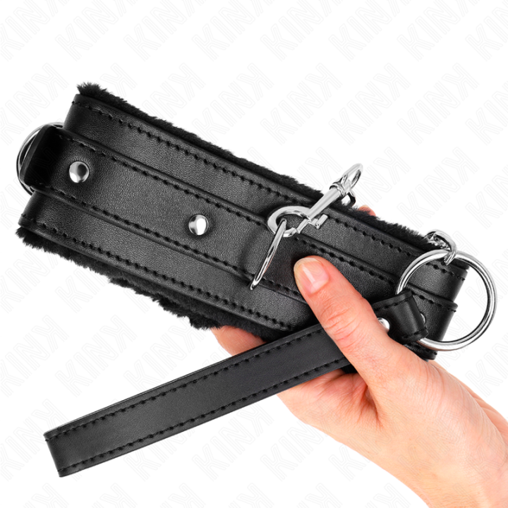 Halsband mit Leine 65 cm mit Einschränkungen Schwarz 36-42 cm X 5,5 cm von Kink Collar & Gag | Fesselliebe.de