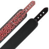 Halsband mit Nippelklemmen mit Neoprenfutter von Begme Red Edition | Fesselliebe.de