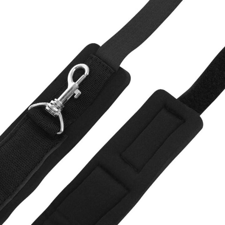 Bondage-Tür-Handschellen von Darkness Bondage | Fesselliebe.de