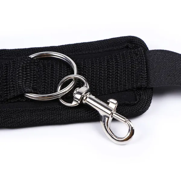 Handgelenkfessel mit Saugnapf von Ohmama Fetish | Fesselliebe.de